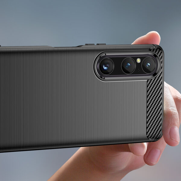 Juodas dėklas Carbon Case telefonui SONY XPERIA 1 V